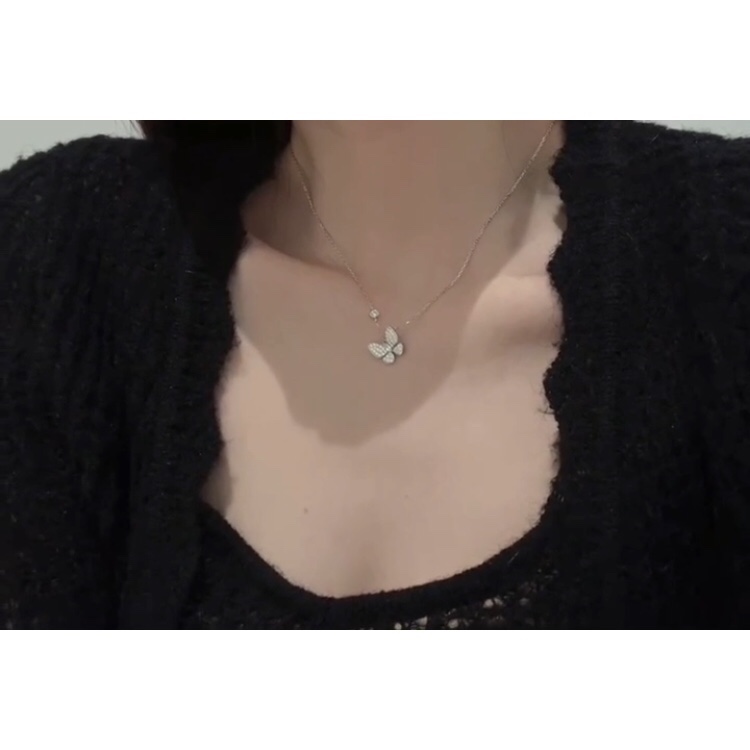 Hong Kong is born pure silver s925 small crowddesign Korean version fashion full drill butterfly necklace lock bone chain woman temperament 100 lap