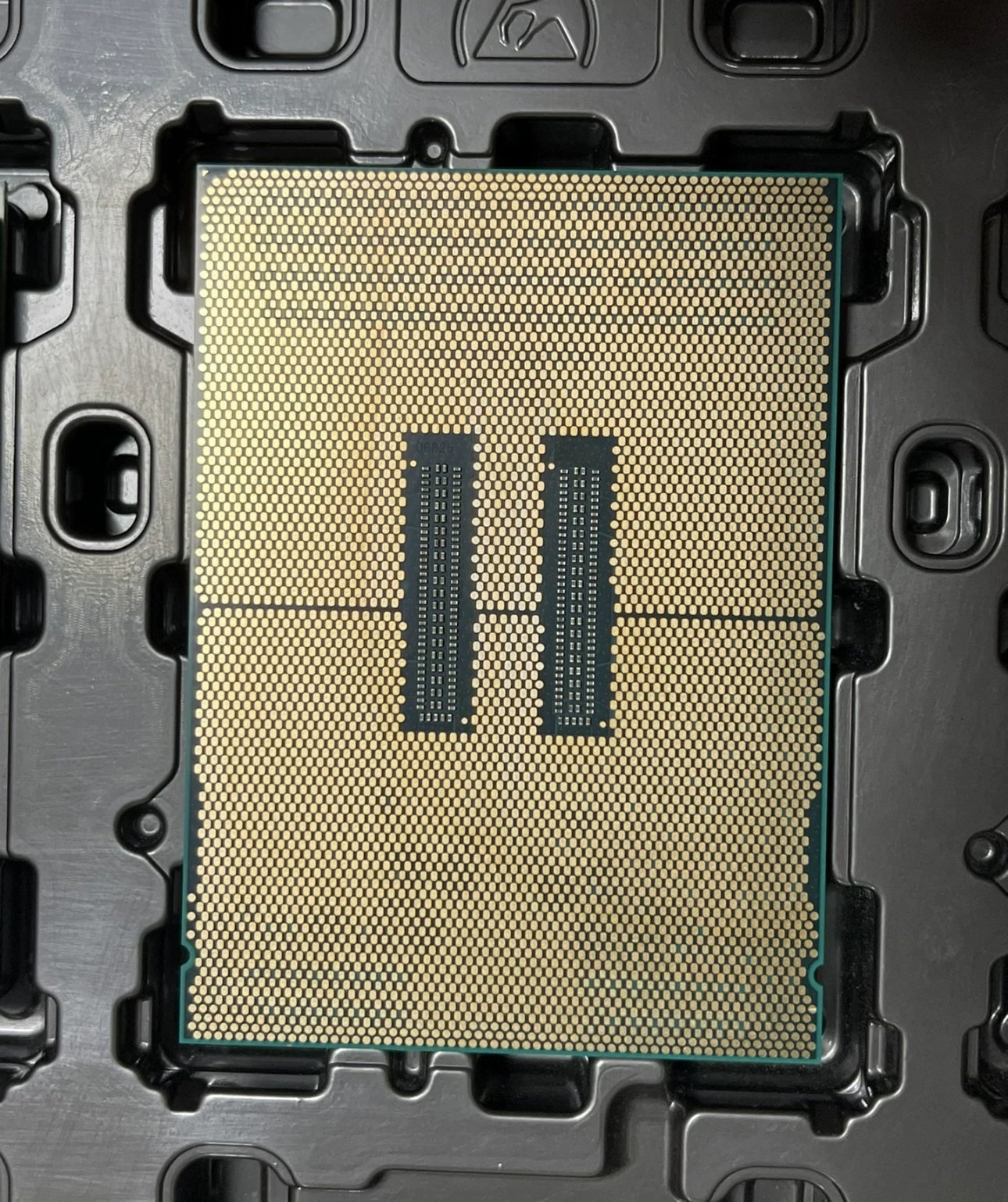 IntelXeonXEON 6434 6433N 6433NE 6443N 6438H 6444Y 4677-пин CPU
