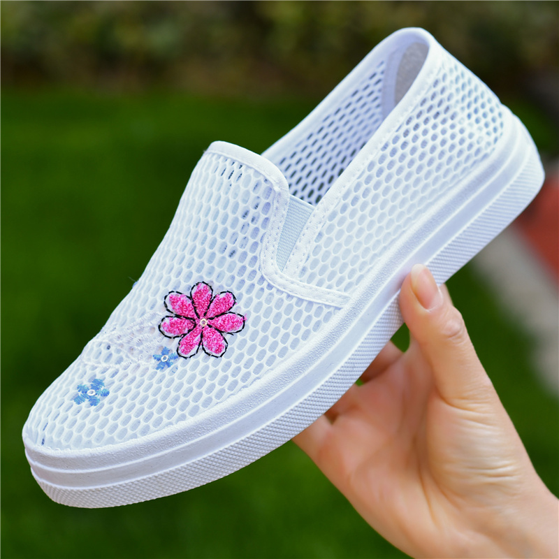 New Pin Old Beijing Female Shoes Anti-Slide Han Edition Leisure Small White Shoes Shallow Shoes Flat Shoes Red Breakthrough
