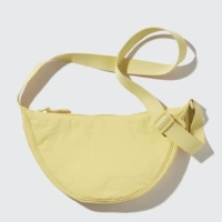 Светло-желтый