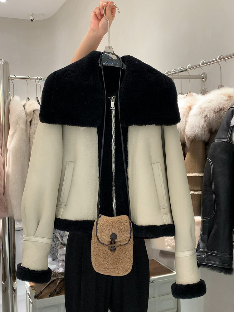 秋冬冷淡系皮毛一体外套穿搭灵感来袭，高级感拿捏了！