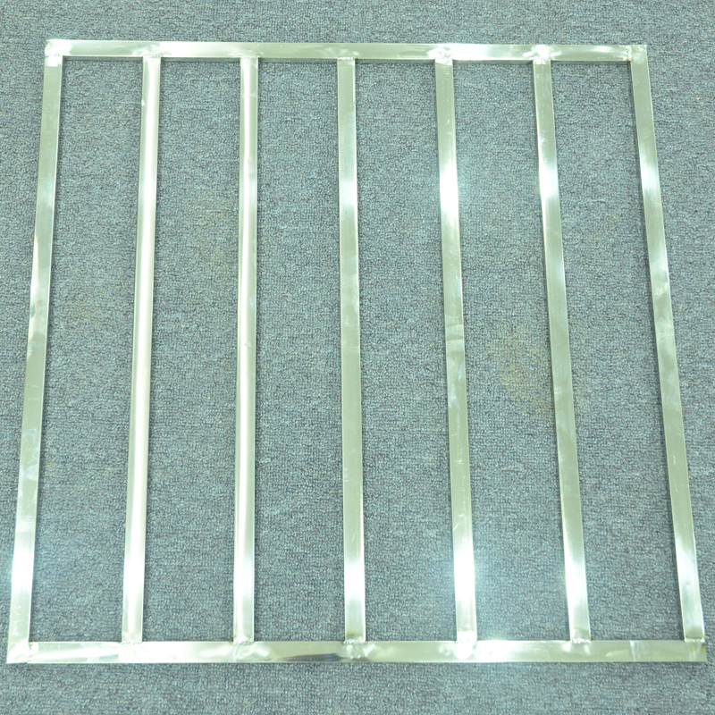 A 67*67CM stainless steel frame is suitable for 24-layer machine hanging sausage, bacon, bacon, dried duck, dried fish, etc.