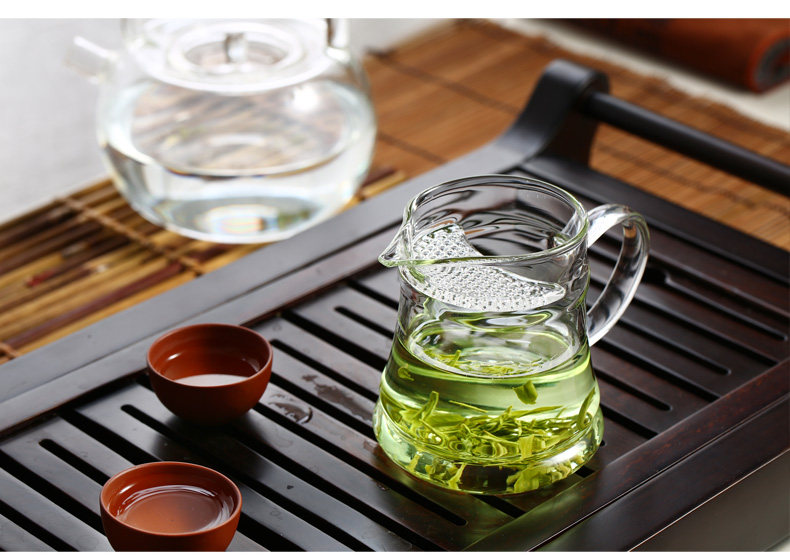 Crescent cup filter glass green tea cup fair cup boiled tea creative office flower tea cup with lid tea dispenser tea sea