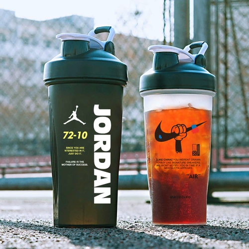 Пластиковая космическая бутылка для воды для школьников, портативный вместительный и большой чайник, простой и элегантный дизайн, защита при падении