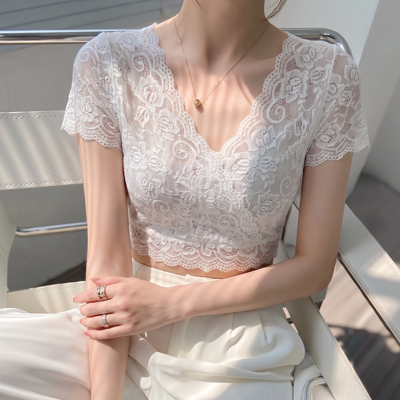 White V-Neck Short Lace Short-Sleeve Top for Women, 2026 New Slim-Fit Base Shirt to Pair with a Slip Dress, Summer Top