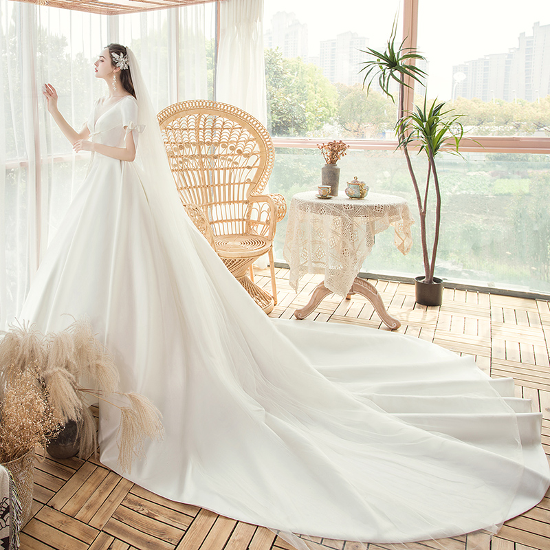 Satin bậc thầy ánh sáng váy cưới 2020 mới cô dâu đơn giản lớn kéo đuôi Hepburn khí chương mỏng phụ nữ Pháp