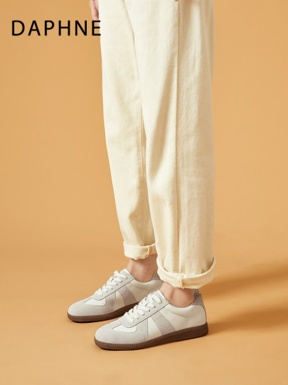 达芙妮德训鞋女款爆款2025新款秋冬真皮平底休闲运动鞋板鞋女鞋子