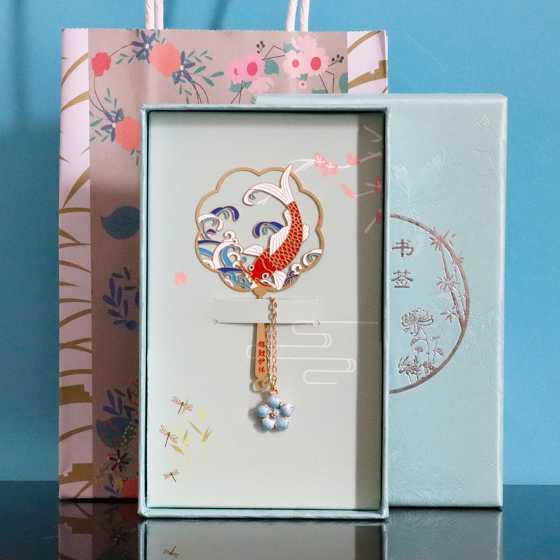 The Palace Museum Wen Chong Jin Carp Metal Bookmark all the way You appreciate the Teacher's Teacher's Day Bookmark fine gift free lettering group Bookmark Pendant graduated brass Classical Chinese Wind