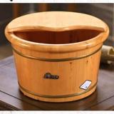 Поверните с дренажными трубами, прижигание с высоким содержанием ног. Терапия боли в ногах. Покрыть большие деревянные пузырьковые ведра домохозяйственное дерево.Ствол