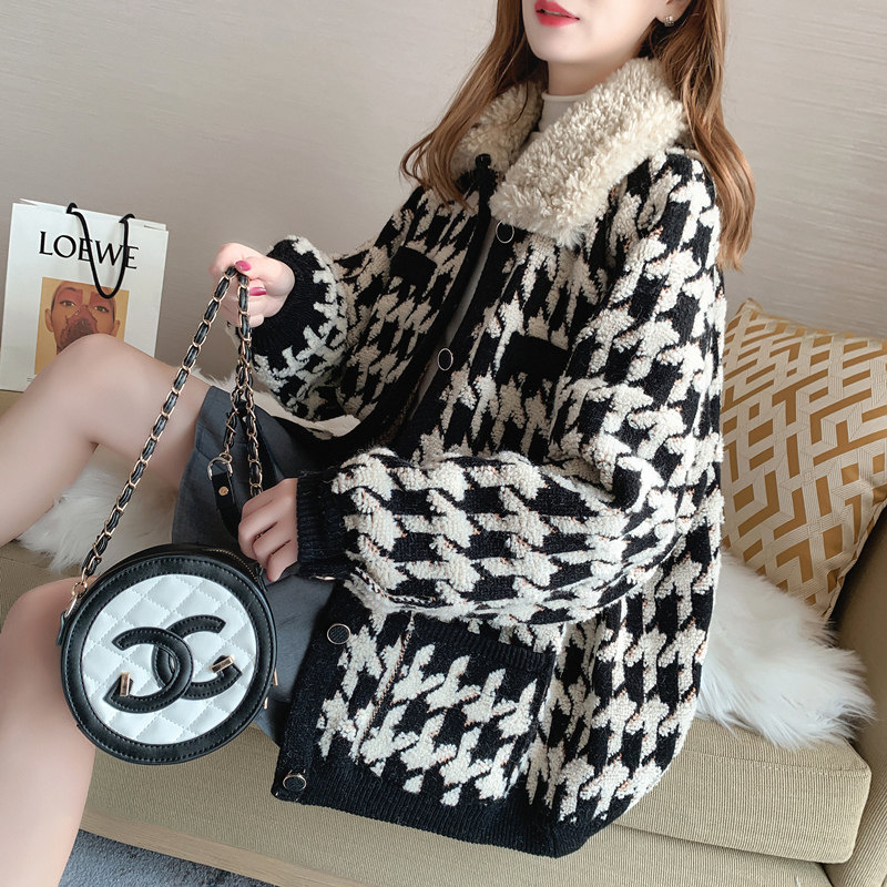 Tide 2023 new women's jewelry grid splicing medium - long knitted sweater lazy lamb coat