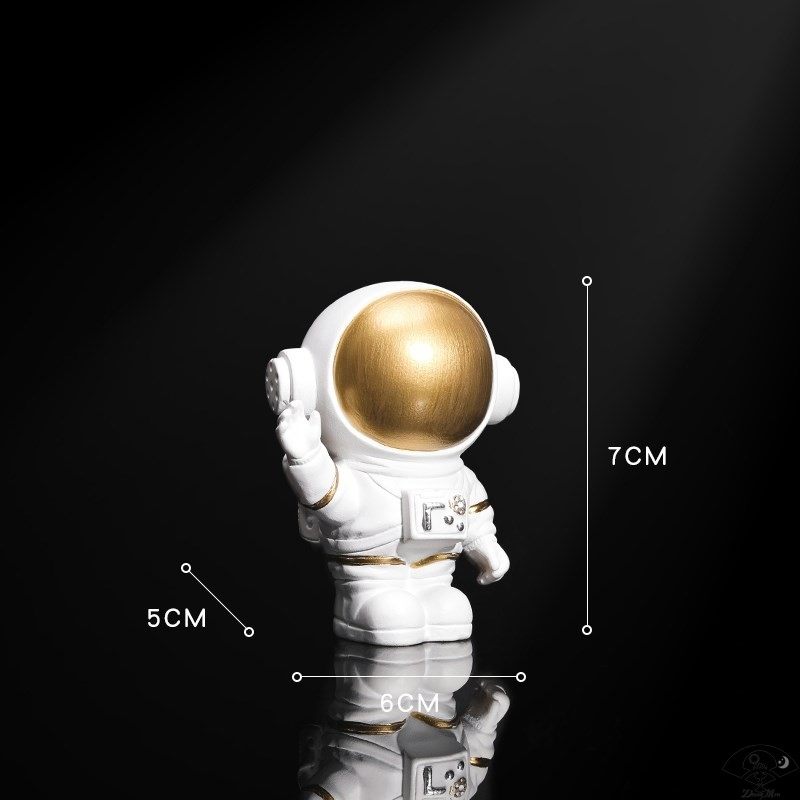 61 Children's Festival Sends Male Students Walking Hearts' Small Gift Astronaut Birthday Presents Graduation Astronaut Pendulum