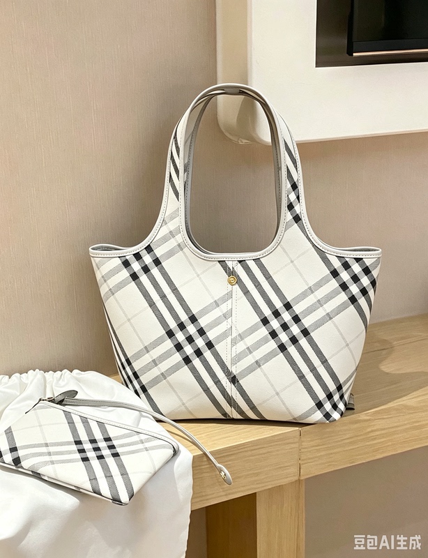 2026 Classic Plaid Tote Bag Shopping Bag Shoulder Handbag Women's Bag