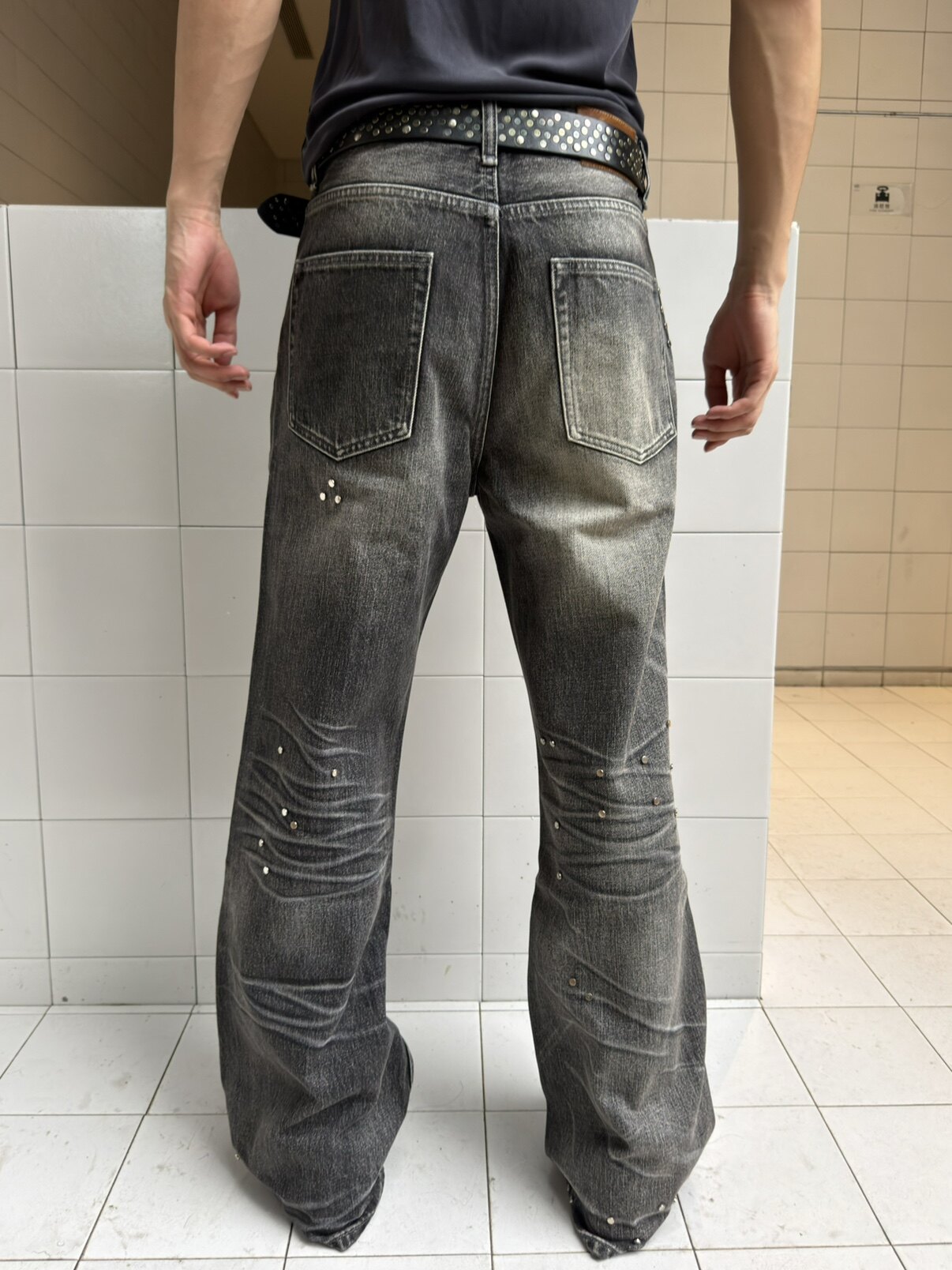 VOWPROGRESS Rivet Black-Brown Flared Jeans