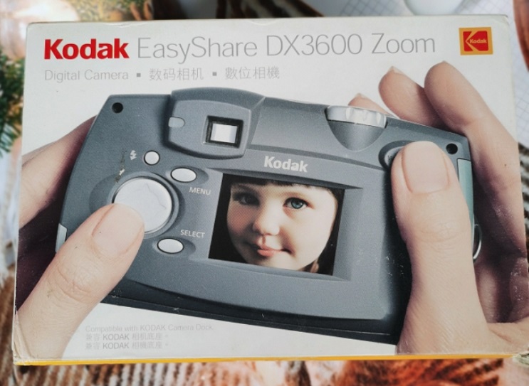 Stock new Kodak DX3600 retro CCD film sense digital camera