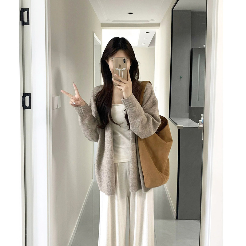 Autumn and Winter Vibe ~ Cashmere Cardigan for Women, V-Neck, Gentle and Lazy Style, Knitted Sweater Jacket, Thickened Outerwear Top