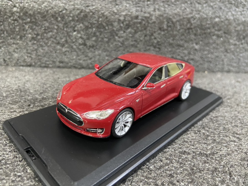Shuke Schuco 1/43 Tesla Model S Resin Car Model, Loose Package with Minor Flaws