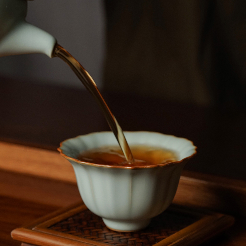 Jingdezhen your up teacup cracked can raise hand master cup single CPU run of mine ore ceramic antique blue sample tea cup a day