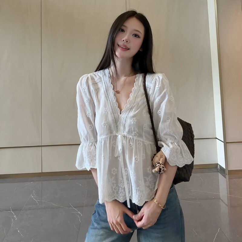 French-Style Gentle V-Neck Three-Quarter Sleeve Lace Blouse for Women, Summer Elegant Design, White Lace-Up Loose Shirt French-Style Gentle V-Neck Three-Quarter Sleeve Lace Blouse for Women, Summer Elegant Design, White Lace-Up Loose Shirt