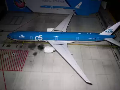 Out-of-print Phoenix KLM Royal Dutch Airlines B777-300ER PH-BVK 1:400 the 95th anniversary of