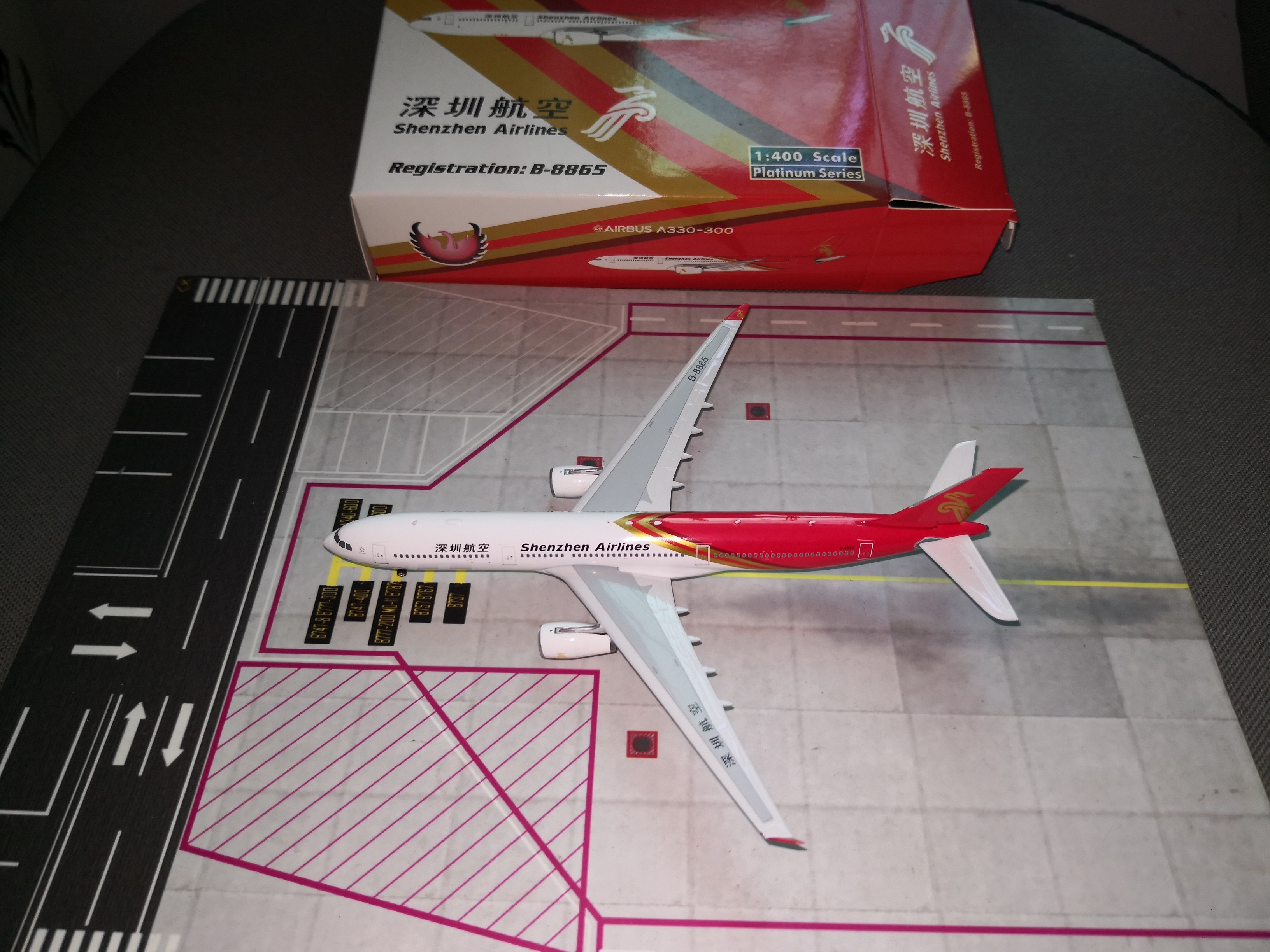 Phoenix * Shenzhen Airlines A330-300 B-8865 1:400