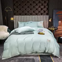 Вода зеленый