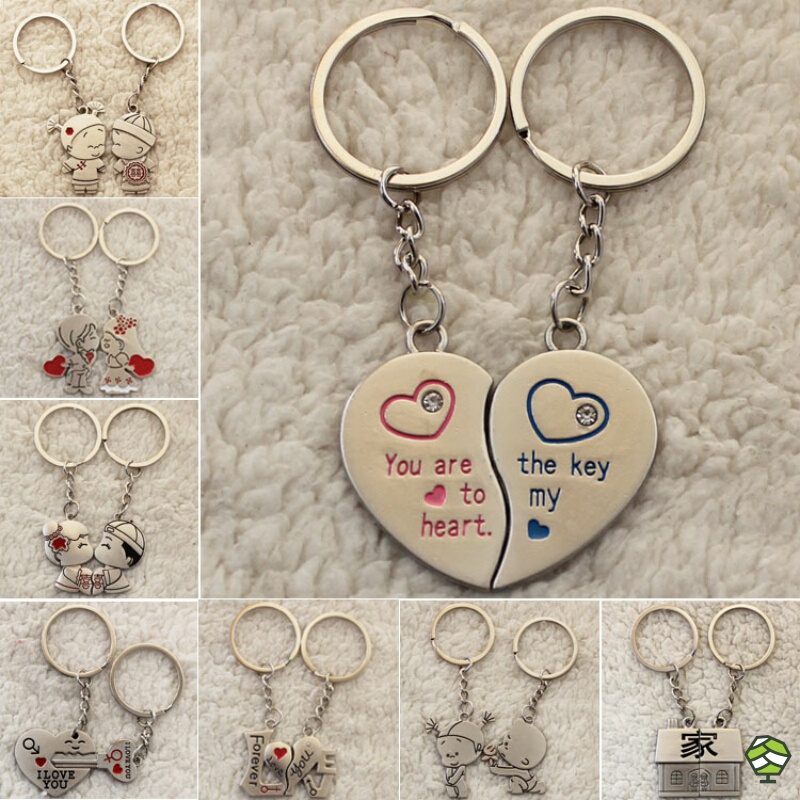 Couple Keychains, a Pair of Creative, Simple and Practical Car Metal Key Ring Pendants, Small Gadgets, High-End Gifts