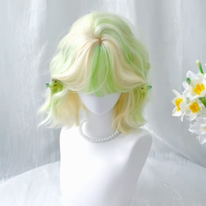 Platinum Mint Green Short Curly Wig for Women, Light-Colored, Natural and Fluffy, Brightening and Age-Reducing, Everyday Style, Full Head Wig