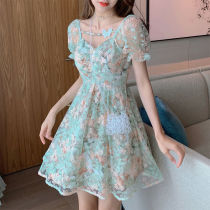 Summer floral mesh dress female 2021 new design sense embroidery waist bubble sleeve mid-length skirt