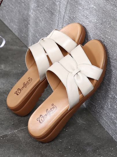 Genuine Leather Middle-Aged Slippers, Non-Slip Soft Sole, Rubber Sole, Mom's Shoes, Casual Large Size Slip-On Slippers for Women, Suitable for Outdoor Wear