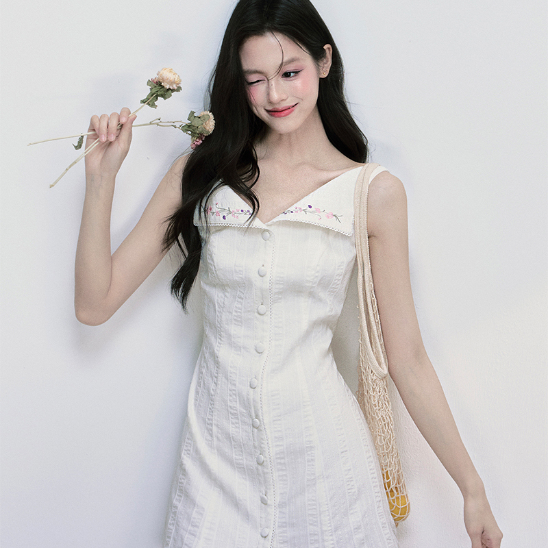 Fragileheart Fragile Store·Wind Kisses the Flower Branches French-Style Lapel All-Cotton Textured Slim-Fit Dress