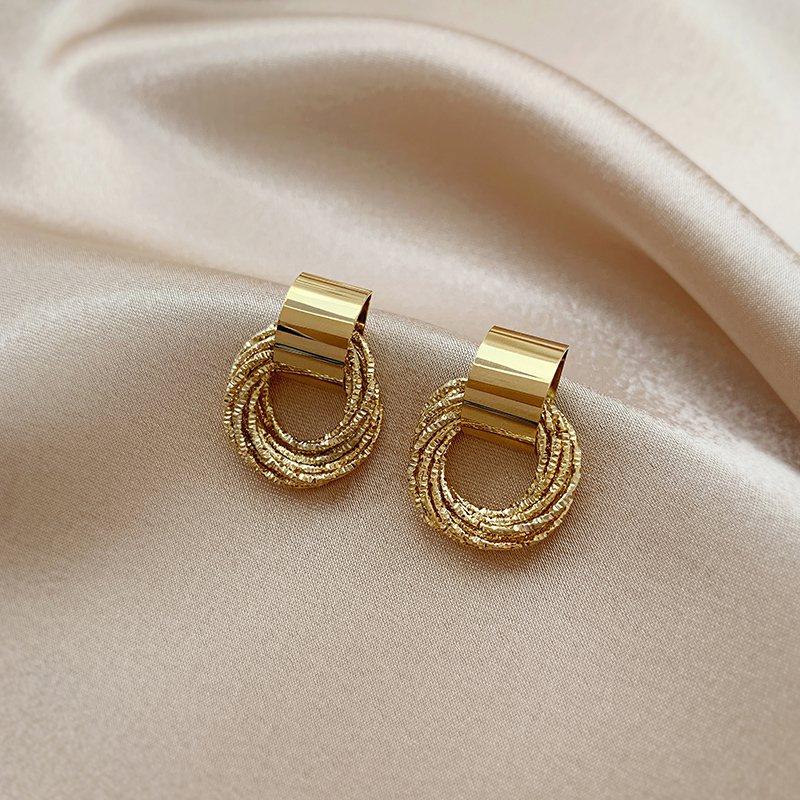 Circle Earrings Woman Fashion Temperament South Korea Superior Style Superior Atmospheric Golden Retro 2022 New Tide-Taobao