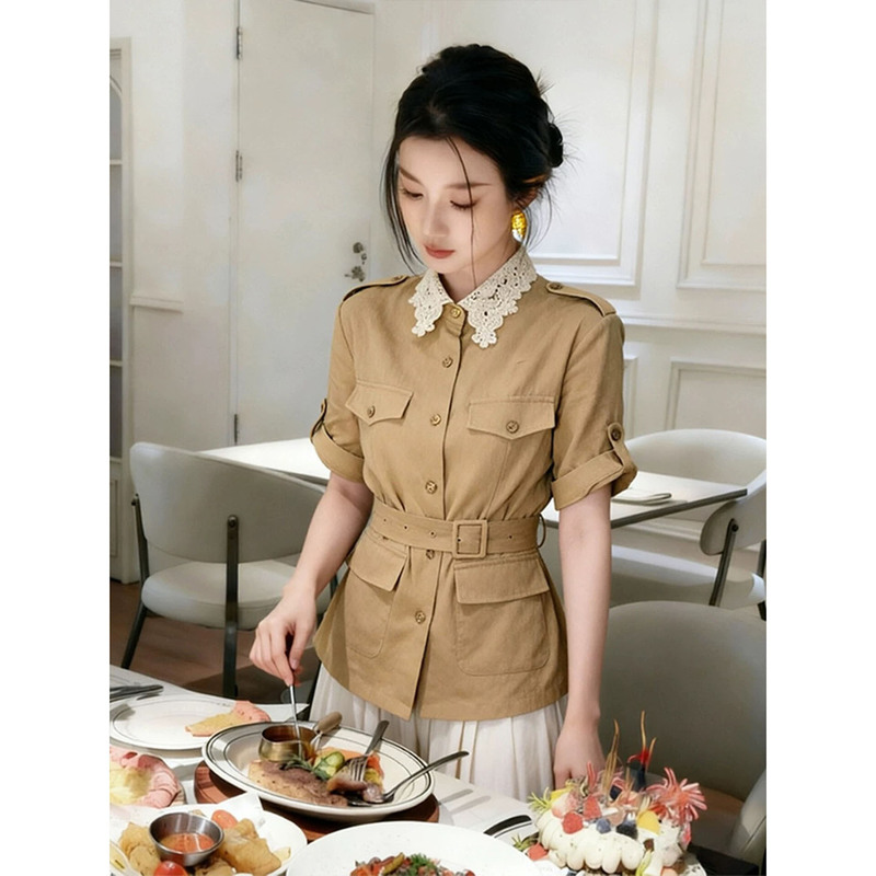 Khaki Lace Patchwork Waist-Cinching Shirt for Women, 2026 Summer New Style, High-End, Age-Reducing, Slimming, Unique Top