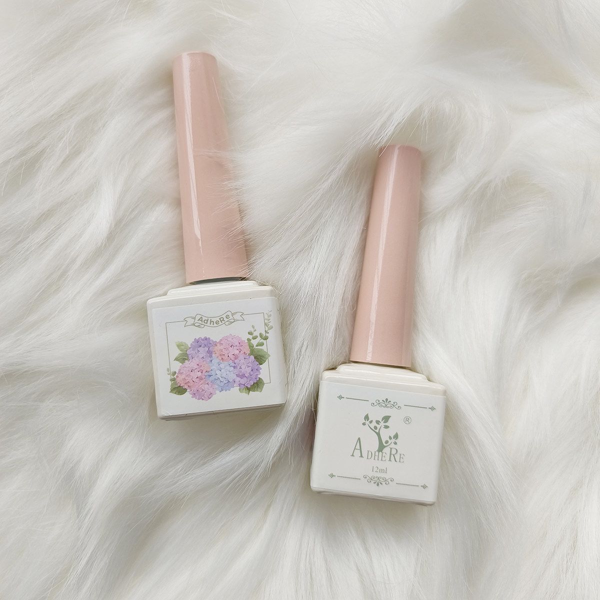 美甲不仅仅只是涂个指甲油那么简单，它是一种生活态度，是对自己的疼爱和呵护。 让我帮你们打造独一无二的美甲艺术品💗  我们提供定制美甲服务，根据你的喜好和需求，为你打造独特的美甲设计。每一次的美甲都是我们与你共同创作的艺术品🎨 四月份空档, image size:1200x1200