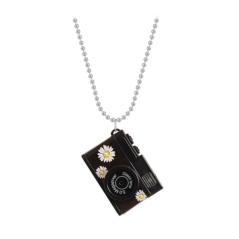 (End) Glowing vocal daisy camera necklace men's and women's hipster personality vintage flash camera pendant pendant
