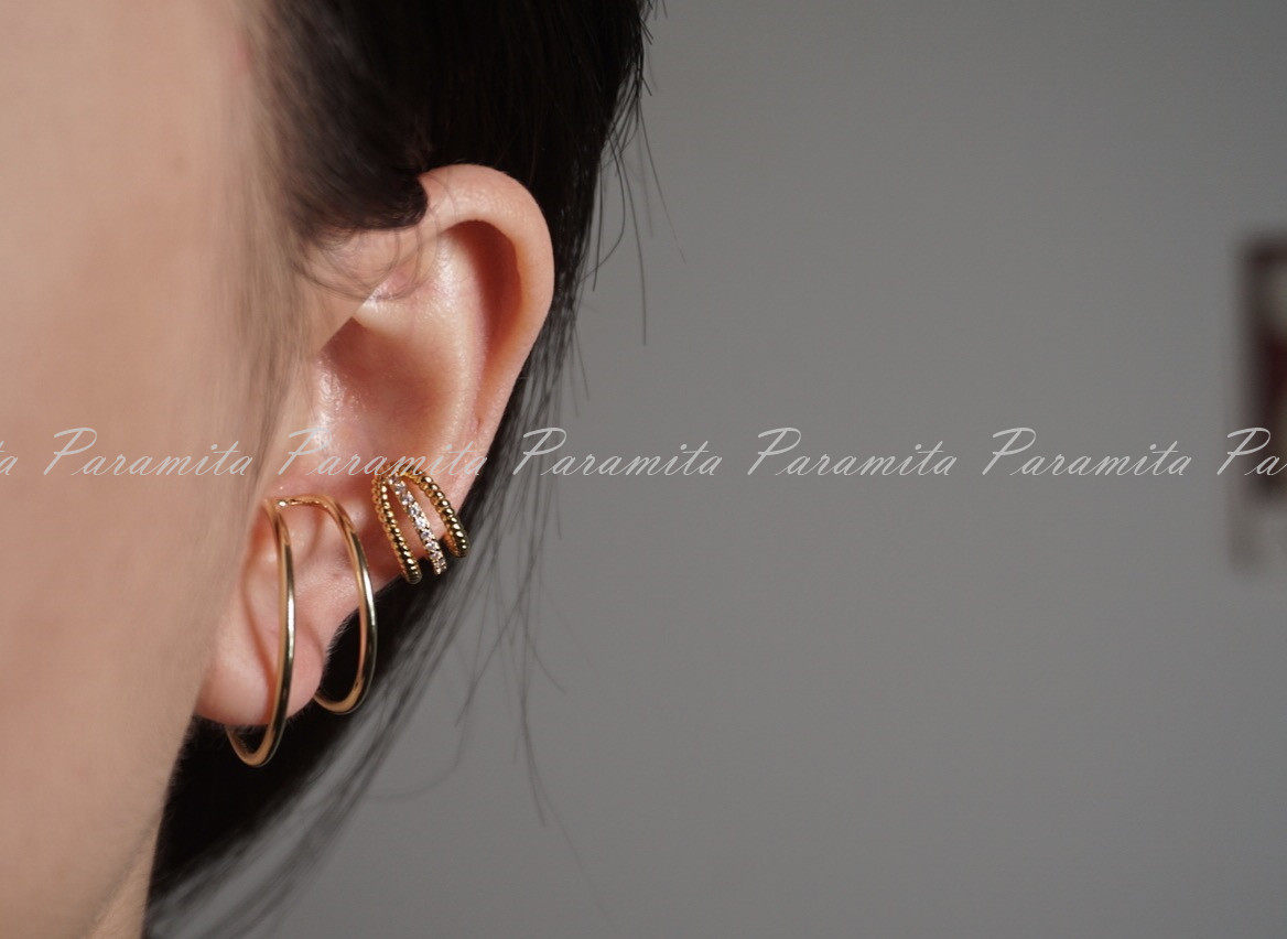 (Lazy to do makeup late) ear clip ins simple style texture does not need ear holes wear only