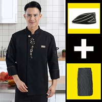 Черный лонгслив, юбка в складку, берет