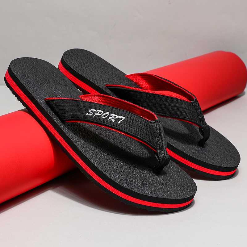 2020 Summer New Man Slipper Slippers Slippers Slippers Outdoor Wear anti-slip black cushion sandals