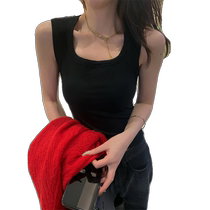 Red camisole for women with breast pads for outer wear slim fit sleeveless top bottoming shirt with small suit to wear underneath