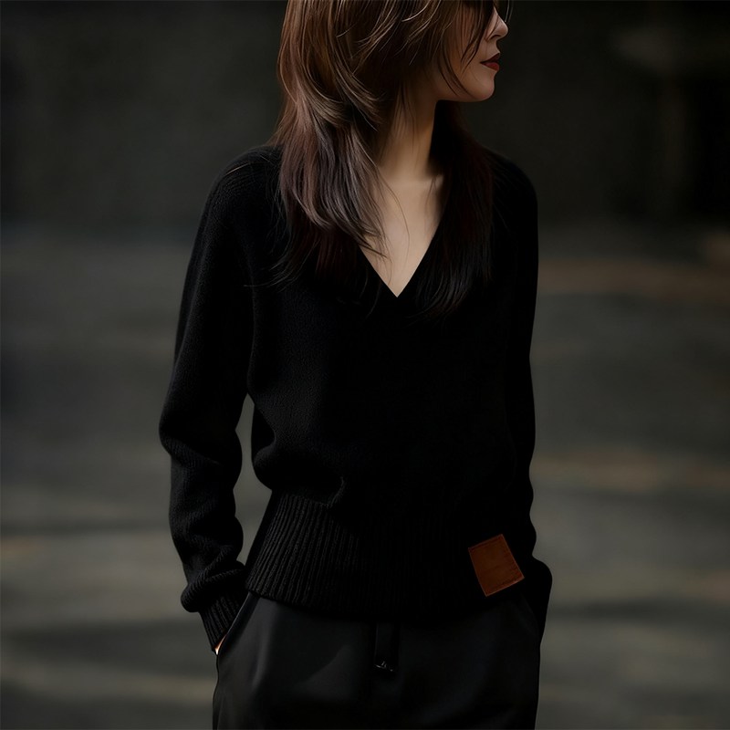 Casual and Lazy Style Black V-Neck Sweater for Women, 2026 Spring New Model, This Year's Popular Hot Item, Inner Layering Top Casual and Lazy Style Black V-Neck Sweater for Women, 2026 Spring New Model, This Year's Popular Hot Item, Inner Layering Top