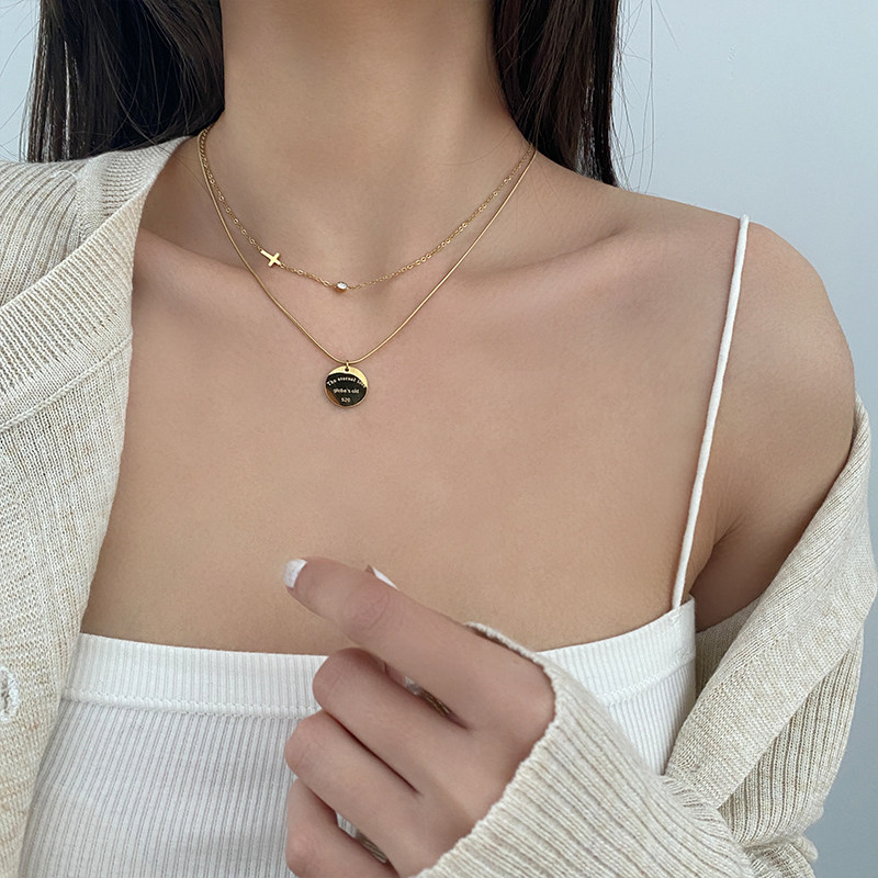 Bilayer cross round plate pendant necklace female summer light extravagant and small crowd design sensation 2022 New golden collarbone chain