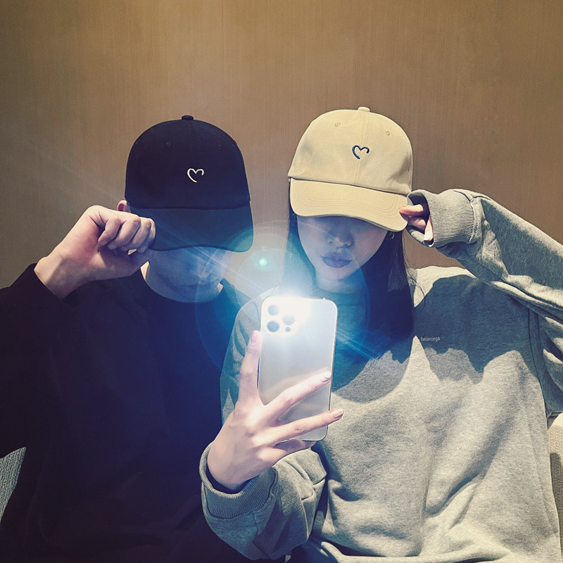 CZ Original Design Couple of Love Loving Baseball Caps Han Version Men's face Little 100 hitch a duck tongue hat Chauder Woman