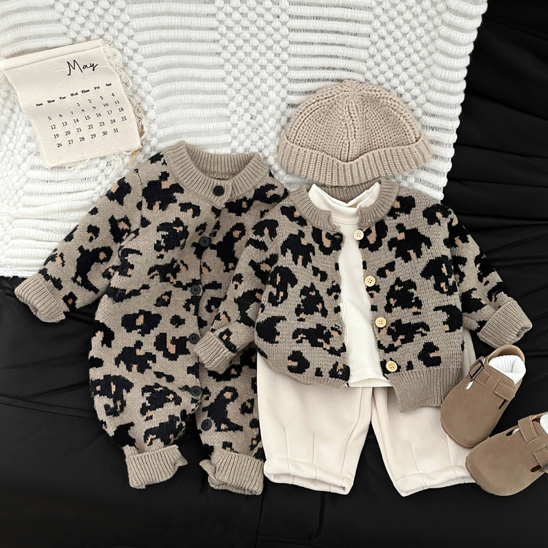Baby Autumn and Winter Sweaters for Boys and Girls, Stylish Leopard Print Knitted Cardigans, Korean Style, Handsome Children's Versatile Outing Clothes