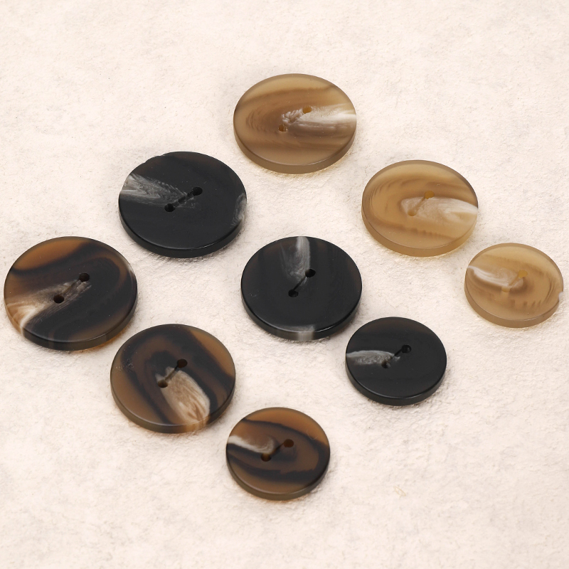 Buttons with Two Holes, Khaki Color, Suitable for Coats, Jackets, Suits, Woolen Cardigans, Resin Pattern, Imitation Horn Flower, Versatile Buttons