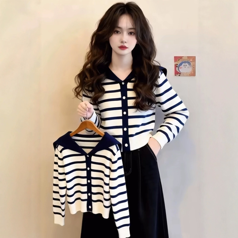 College-Style Navy Striped Knit Cardigan for Women, Autumn Design with Buttons, Youthful Inner Sweater Jacket Top College-Style Navy Striped Knit Cardigan for Women, Autumn Design with Buttons, Youthful Inner Sweater Jacket Top