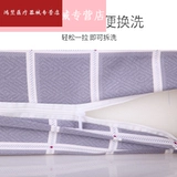 Новые медицинские пожилые люди перевернулись и заботятся о подушке для треугольной подушки -кровати, кровати, постельные принадлежности, домашние пациенты со спиной на спине