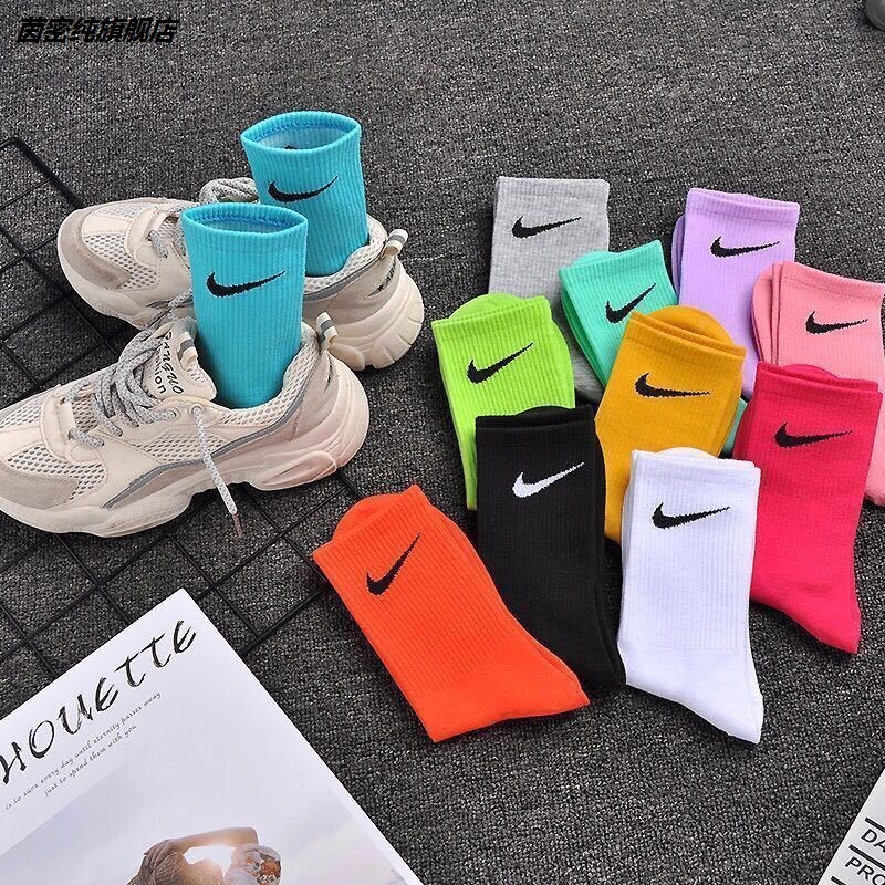 Hook socks with shark pants Hook Socks Female Midbarrel Longdrum Woman Fashion 100 Hitch Trend Ins Wind Couple Sports Socks