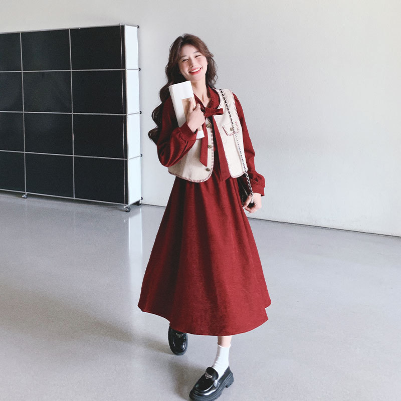 Burgundy Retro Vest Dress Suit for Women, Autumn 2026 New Style, French Slimming Long-Sleeved A-Line Skirt Two-Piece Set Burgundy Retro Vest Dress Suit for Women, Autumn 2026 New Style, French Slimming Long-Sleeved A-Line Skirt Two-Piece Set