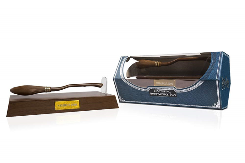 Harry Potter peripheral props Harry potter broom suspension pen light wheel 2000 magic broom model