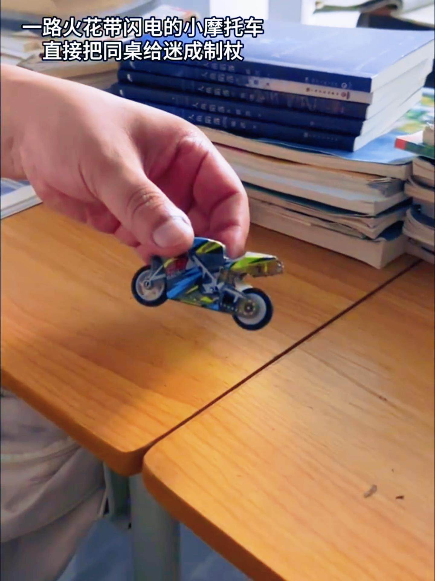 Spark Motorcycle Cool Stunt Inertial Sliding Motorcycle Realistic Model Boy Toy Creative Mini Motorcycle