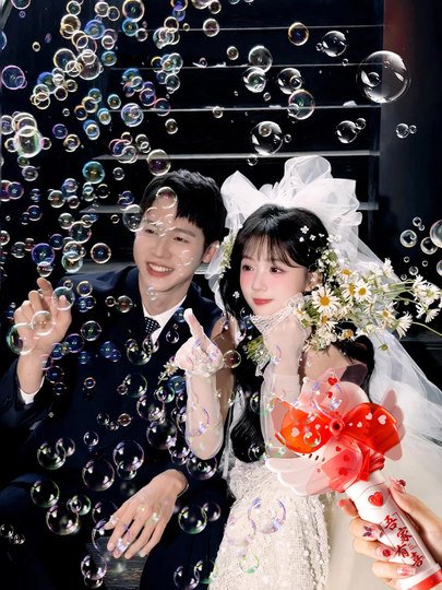 Engagement and Wedding Celebration Special Handheld Fireworks Bubble Machine, Wedding Games, Wedding Dressing Gown, Bridesmaid Photo Props
